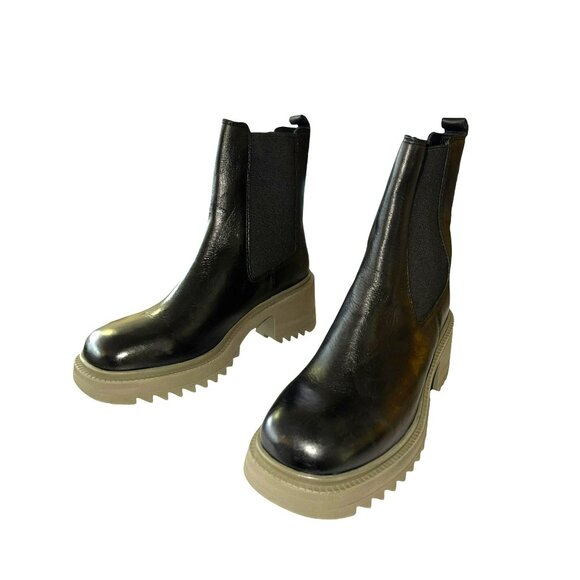 Vince Camuto Chunky Block Heel Gum Sole Combat Chelsea Ankle Boots Sz 8.5 NEW - Picture 3 of 8